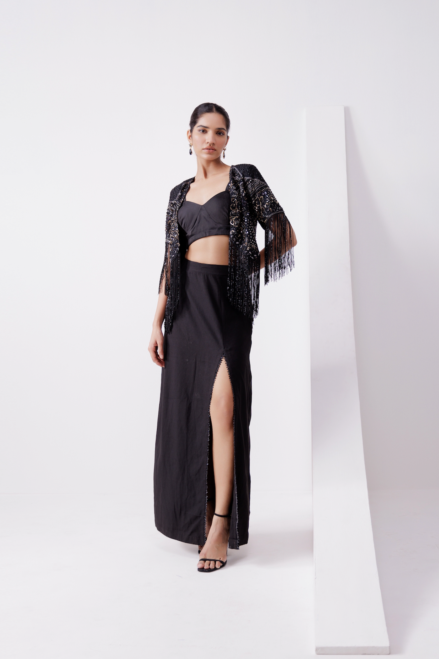 BLACK CAPE SET WITH SLIT SKIRT