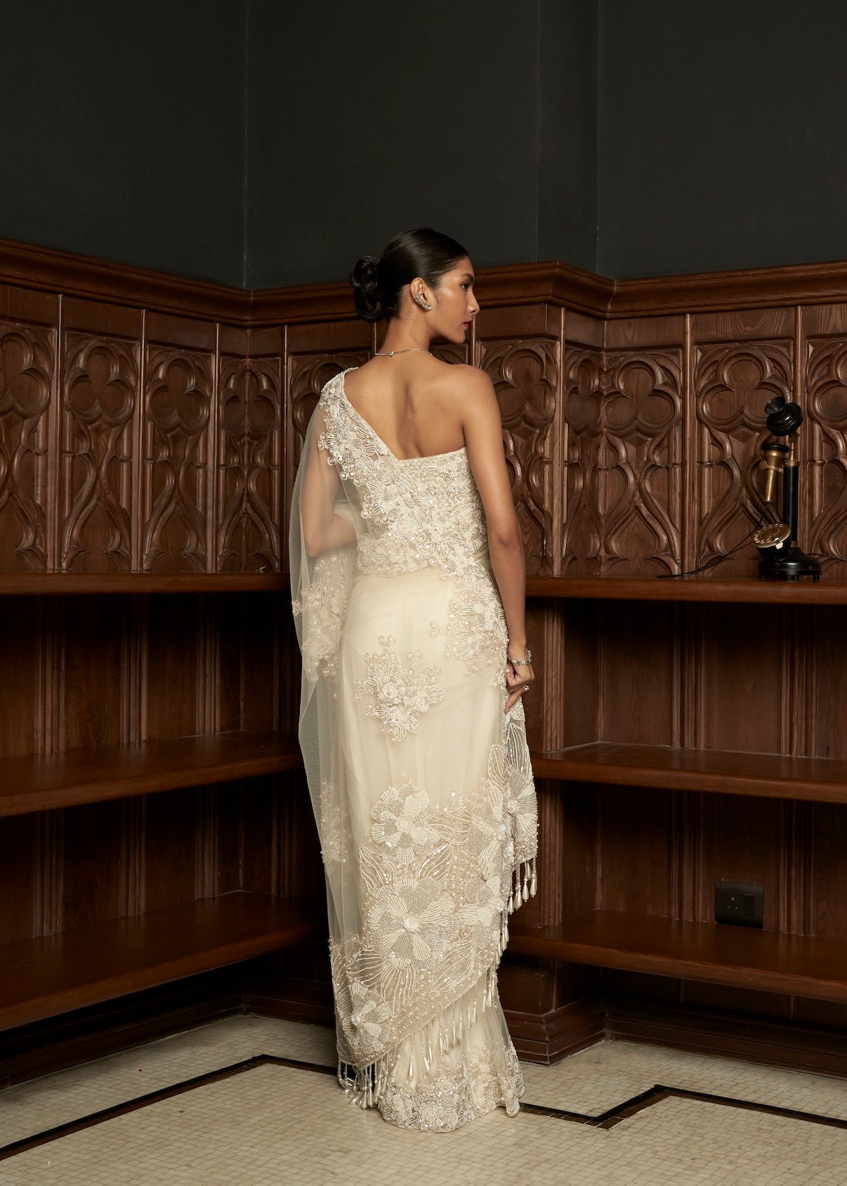 IVORY COREST SAREE SET