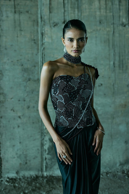 BLACK CORSET AND SKIRT SET WITH COLLAR STRAP