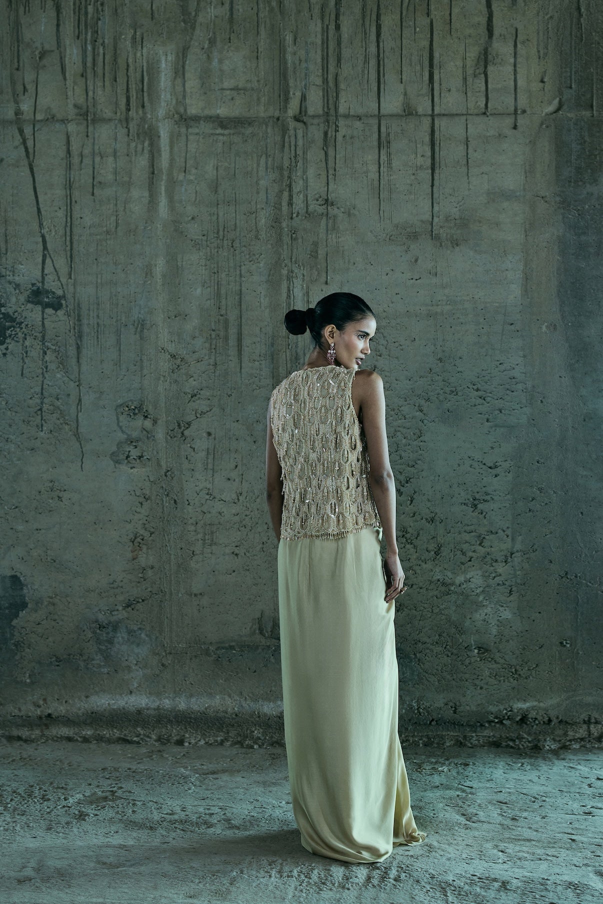 BEIGE CRYSTAL CUTOWK TOP WITH SKIRT SET